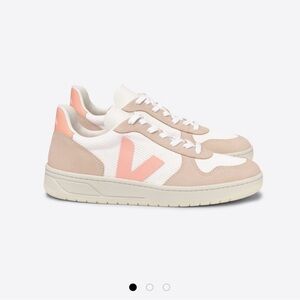VEJA V-10 ALVEOMESH WHITE BELLINI ALMOND